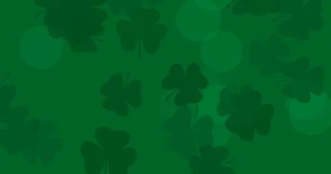 Patrick Day background with falling shamrock leaf pattern. For festive pub pa Illustrazione stock