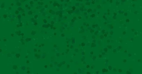 Patrick Day background with falling shamrock leaf pattern. For festive pub pa Illustrazione stock