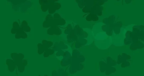 Patrick Day background with falling shamrock leaf pattern. For festive pub pa Illustrazione stock