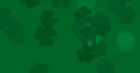 Patrick Day background with falling shamrock leaf pattern. For festive pub pa Illustrazione stock