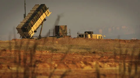 Patriot-type Multiple Missile Launch Vehicle (like Iron Dome) jib shot Vidéo 22676561