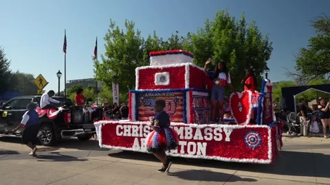 Patriotic float in parade celebrating America 250 動画素材 340940928