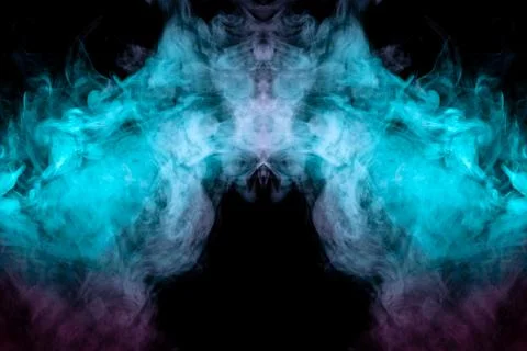 Pattern in the form of an arch of green and pink smoke with soft cotton jets  Foto stock