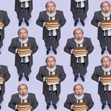 Pattern. Funny elderly gray-headed man, professor posing isolated on gray studio Foto stock