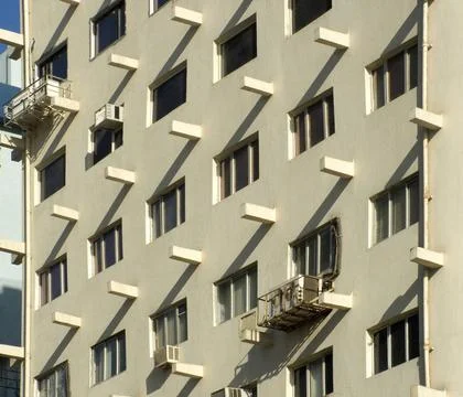 Pattern of light and shade in modern building at Nariman Point ; Bombay no... Foto stock
