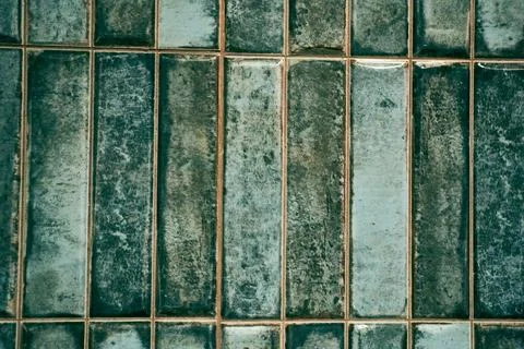 A pattern of modern vertical rectangular malachite tiles. Realistic texture. The Foto stock