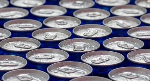 Pattern repeating of beer cans in alcohol and beverage department of supersto Foto stock