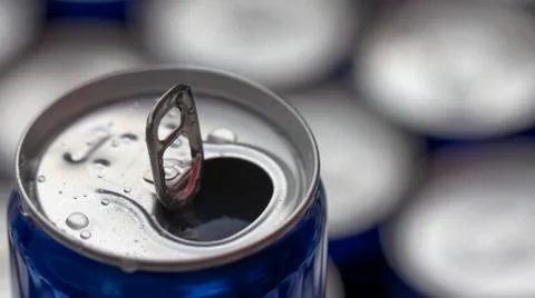 Pattern repeating of beer cans in alcohol and beverage department of supersto Foto stock