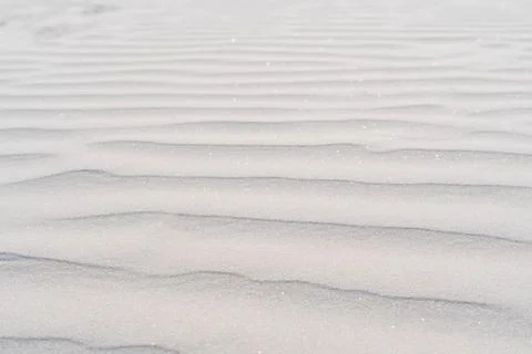 Pattern of sea ripples was left by waves on coastal white sand. Sea coast. .. Foto stock
