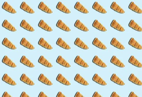 A pattern of a sweet cake with cream in the shape of tubes. Foto stock