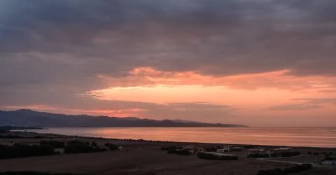 Patterns in the Sky,Low angle view of dramatic sky during sunset 3 Fotos Stock