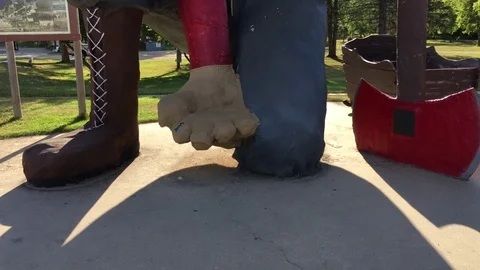 Paul Bunyan Statue Pan Up Video stock 78518314
