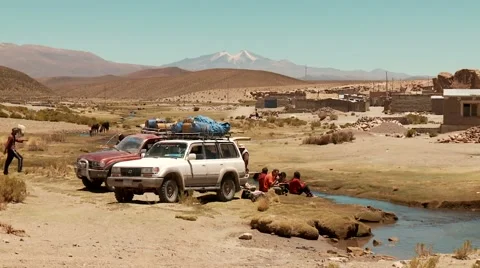 Pausing a Offroad Trip in Bolivia Video stock 50011307