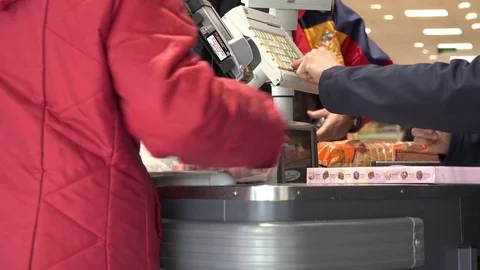 Payment At Cash In The Store 動画素材 72593608
