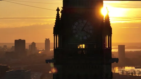 Peace tower close up aerial view of clock golden hour Ottawa Parliament Stockbeeldmateriaal 165829392