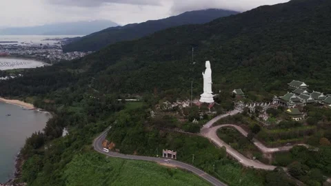 Peaceful Buddha Statue on Mountain Peak – Vietnam 库存影片 328565357