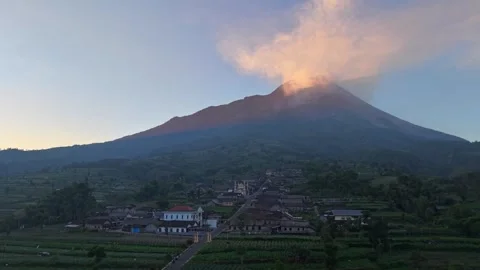Peaceful countryside beneath Mount Merapi volcano. Stock Footage 338191171