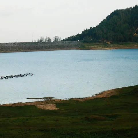 Peaceful Dam Stock Footage 69533556