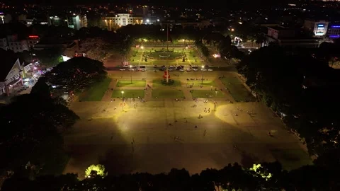 Peaceful evening timelapse at Buon Ma Thuot Central Square 動画素材 337051825
