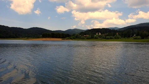 Peaceful lake Stockbeeldmateriaal 101652253