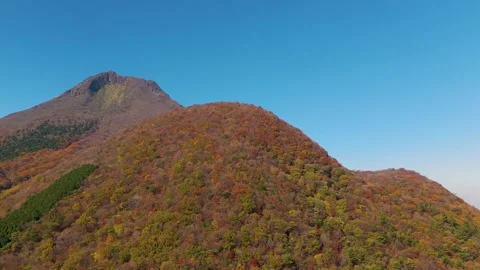 Peaceful Mountain Wilderness During Early Autumn – Drone Video Stock Footage 336974982