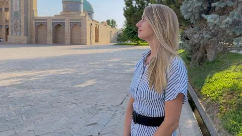 Peaceful Reflections at Hast Imam Complex in Tashkent 库存照片