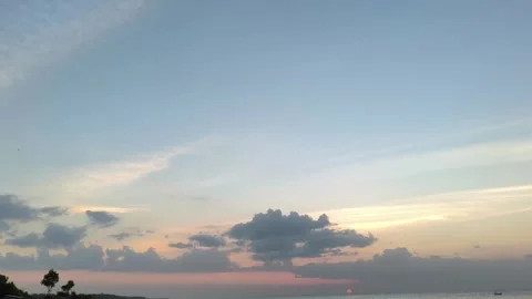 Peaceful Sunset Over Tropical Ocean with Soft Clouds Video stock 341505753