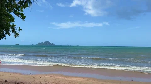 Peaceful Tropical Beach With Ocean Waves and Islands in Krabi Thailand 库存影片 345217871
