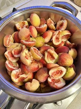 Peaches sliced ​​for jam Stock Photos