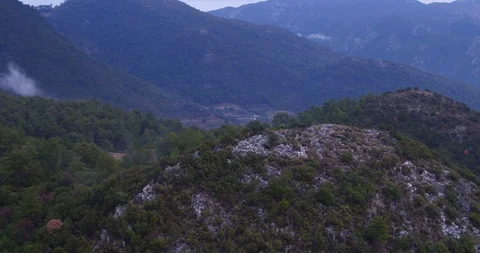 The peak of the mountain Vídeos de archivo 97611214