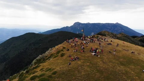 Peak Mountain Gathering 스톡 동영상 114185154