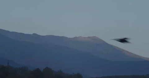 Peak of Parang mountain while sun goes down 4K video Vidéo 252403040