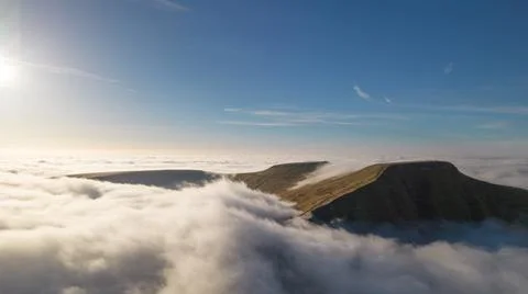 Peaks and Clouds 写真素材