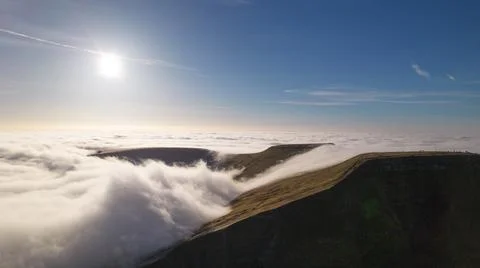 Peaks and Clouds 写真素材