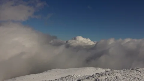 Peaks of mountains above the clouds 스톡 동영상 86290190