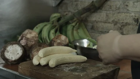 Pealing a Plantain Video stock 90638810