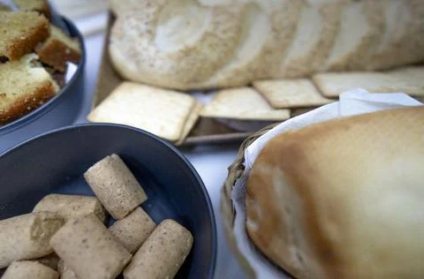 Peanuts in the shape of sweets, paoca, cornmeal cake and peanut butter on bre Foto stock