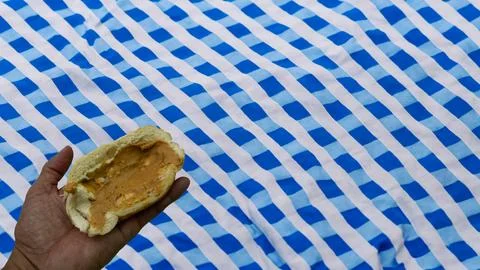 Peanuts in the shape of sweets, paoca, cornmeal cake and peanut butter on br- Foto stock