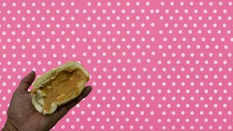 Peanuts in the shape of sweets, paoca, cornmeal cake and peanut butter on br- Foto stock
