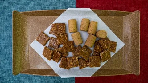 Peanuts in the shape of sweets, paoca, cornmeal cake and peanut butter on br- Foto stock