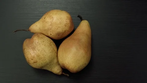 Pear 4K 動画素材 84694913