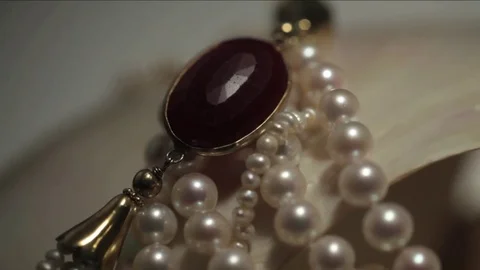 Pearl neckless Stock Footage 84564647