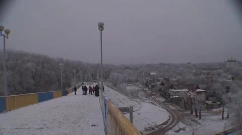 Pedestrian bridge, city 스톡 동영상 45437779