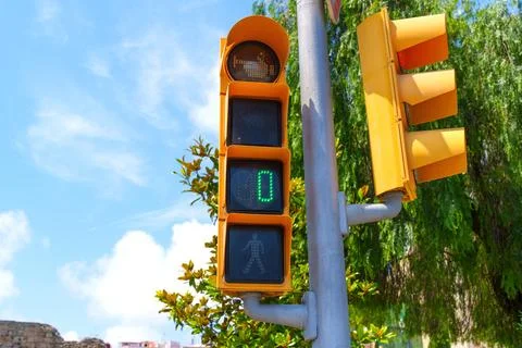 Pedestrian Countdown Signal Displaying Zero In Tarragona, Spain 스톡 사진