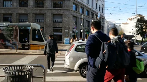 Pedestrian crossing in the centre of Milan. Stock-Footage 81189358