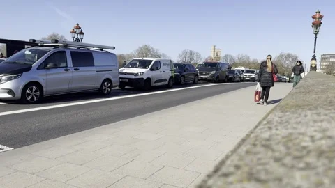 Pedestrian Walking Putney Bridge Traffic London 4K Video stock 332651698