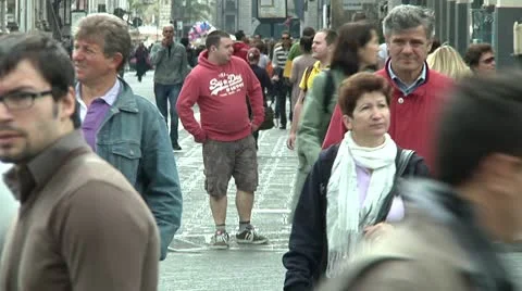 Pedestrians Stock-Footage 10720004