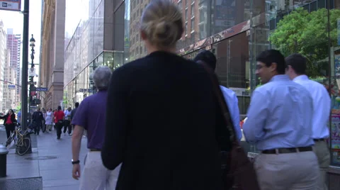 Pedestrians in New York Видео 32240895