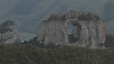 'Pedra furada' during sunset. 'Morro da Igreja' Stock Footage 102798431