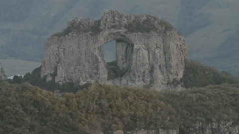 'Pedra furada' during sunset. 'Morro da Igreja' Stock Footage 102801162